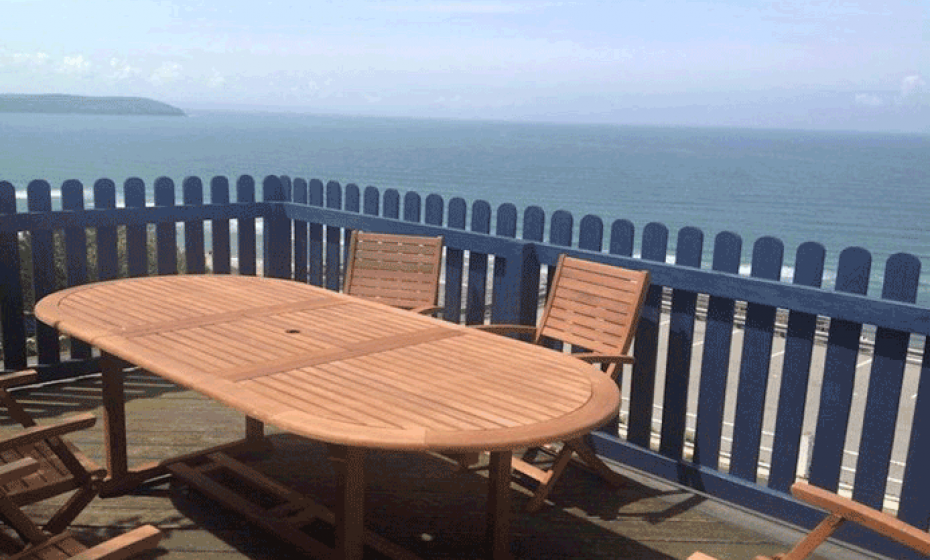 Seacroft Holiday Cottage Mortehoe Al Fresco Dining on the patio stunning sea views