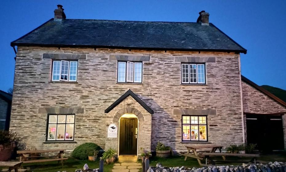 Town Farmhouse Mortehoe Bistro Night