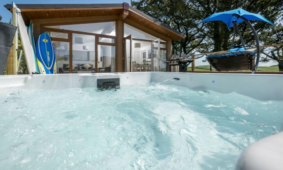 Surf Village: Surf Lodge with hot tub
