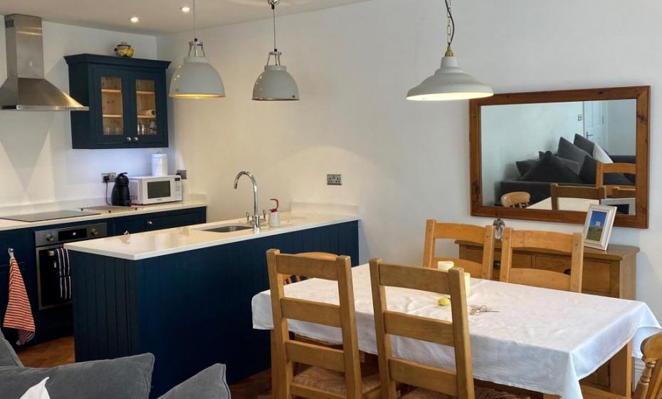 The Bank Cottage Kitchen Diner Self Catering accommodation close to Woolacombe Beach 