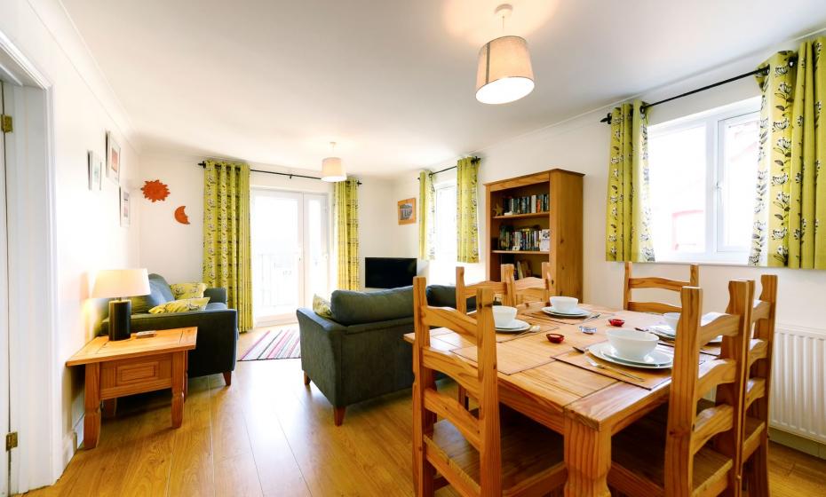 Belle Vue self catering Apartment Lounge Diner, close to Woolacombe village and beach