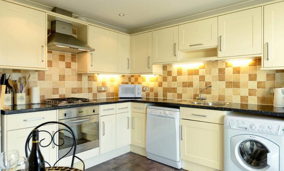 Belle Vue self catering apartment fully equipped kitchen, close to Woolacombe Beach and village