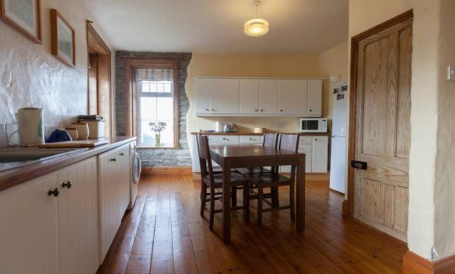Sea Breeze Retreat Mortehoe Self Catering Apartment with sea views