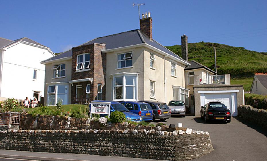 Resthaven Flats sea view holiday accommodation overlooking Combesgate Beach Woolacombe