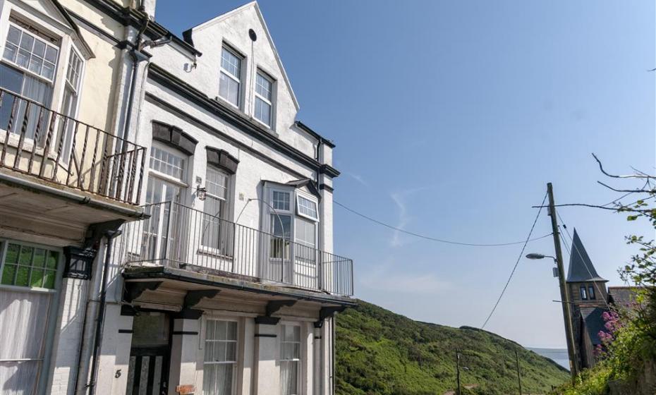 Sea Breeze Apartment Mortehoe Self Catering Apartment with Sea Views