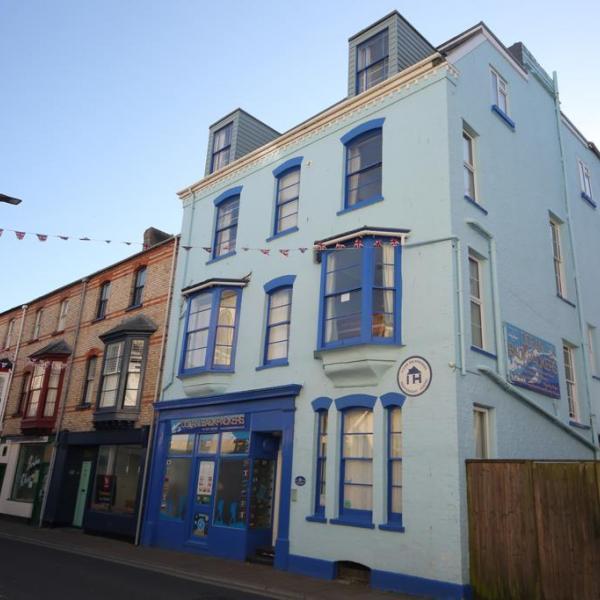 Ocean Backpackers, Ilfracombe. Close to the picturesque Harbour. Top quality budget accommodation