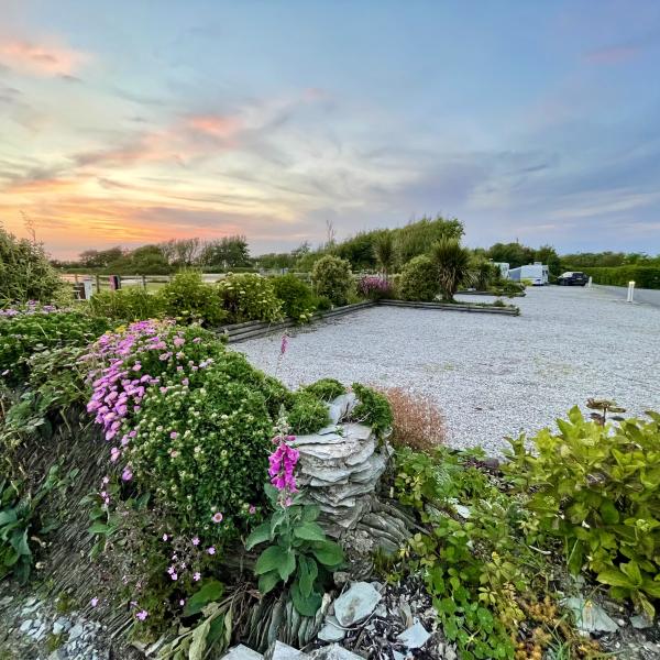 Hardstanding Lakeside Pitch