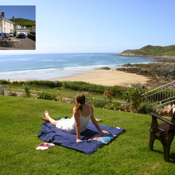 Resthaven Self Catering Accommodation on the seafront, overlooking Combesgate Beach Woolacombe 