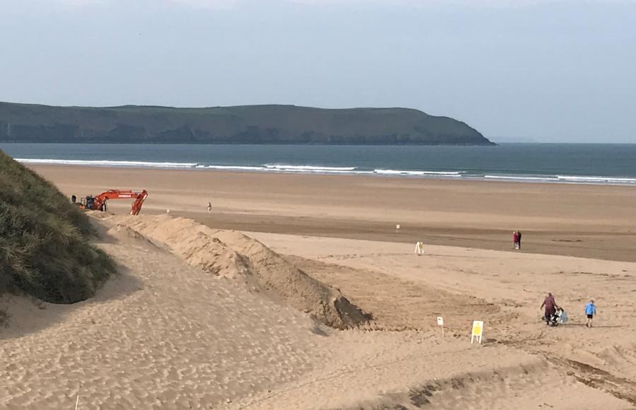 Diggers on Woolacombe Beach Beach Huts